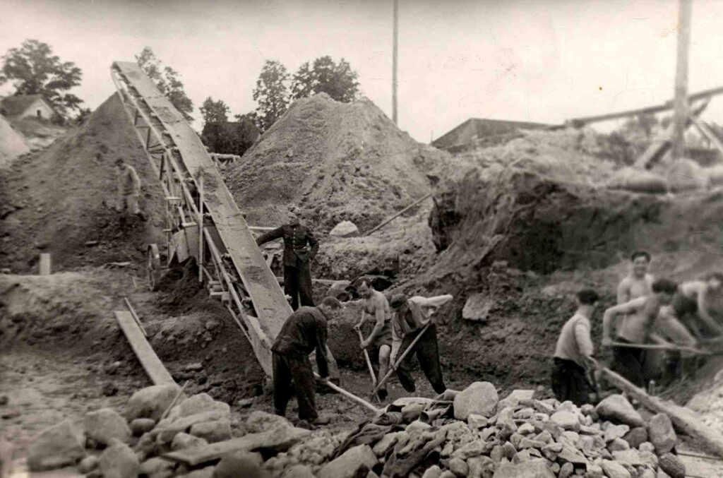 Litenes elektrostacijas celtniecība 1952. gadā