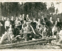Grupa Sibīrijā meža darbos. Foto 1950-tie gadi