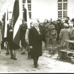 Sēru gājiens pie ev.-lut. baznīcas