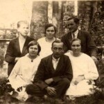 Gulbenes pilsētas slimnīcas medicīnas darbinieki un slimnieki.1930. gads