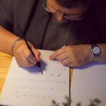 Kaligrāfijas nodarbībā, 4. starptautiskais mākslas festivāls "Divi Jūliji. Uzdrīkstēšanās" 30.-31.07.2021.