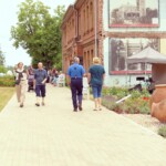 Gājēju ceļš pie Sarkanās pils, 4. starptautiskais mākslas festivāls "Divi Jūliji. Uzdrīkstēšanās" 30.-31.07.2021.