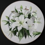 Dekoratīvs porcelāna šķīvis, autore Beatrise Kārkliņa