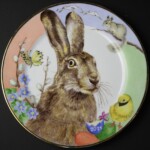 Dekoratīvs porcelāna šķīvis "Priecīgas Lieldienas!", 2021. gads, autore Beatrise Kārkliņa