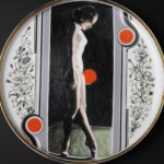 Dekoratīvs porcelāna šķīvis "Jaunība", 1914. gads, autore Beatrise Kārkliņa
