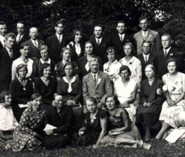 Velēnas koris dziesmu svētkos Rankā 1933. gada 14. augustā Velēnas koris dziesmu svētkos Rankā 1933. gada 14. augustā